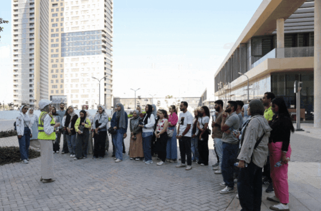 艾因夏姆斯大学工程学院师生走进CBD项目参观学习2.png 艾因夏姆斯大学工程学院师生走进CBD项目参观学习2.png