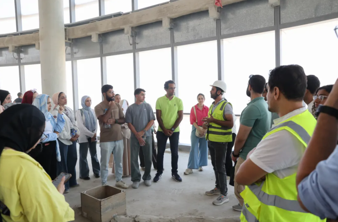 艾因夏姆斯大学工程学院师生走进CBD项目参观学习4.png 艾因夏姆斯大学工程学院师生走进CBD项目参观学习4.png