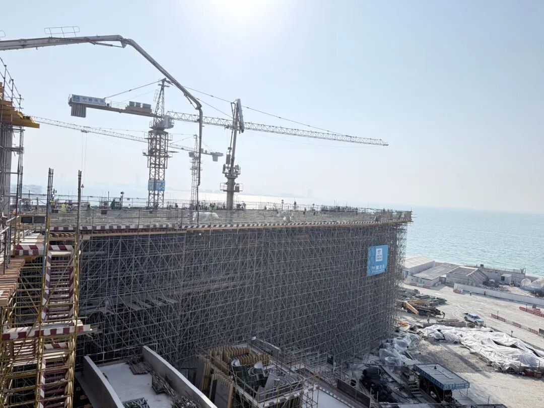 中国建筑R1029岛屿开发项目完成“超级转换层”浇筑3.jpg 中国建筑R1029岛屿开发项目完成“超级转换层”浇筑3.jpg