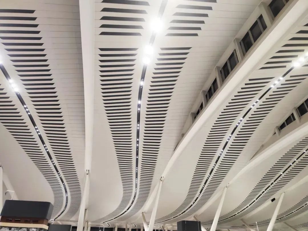 烟台蓬莱国际机场T2航站楼通过竣工验收4.jpg