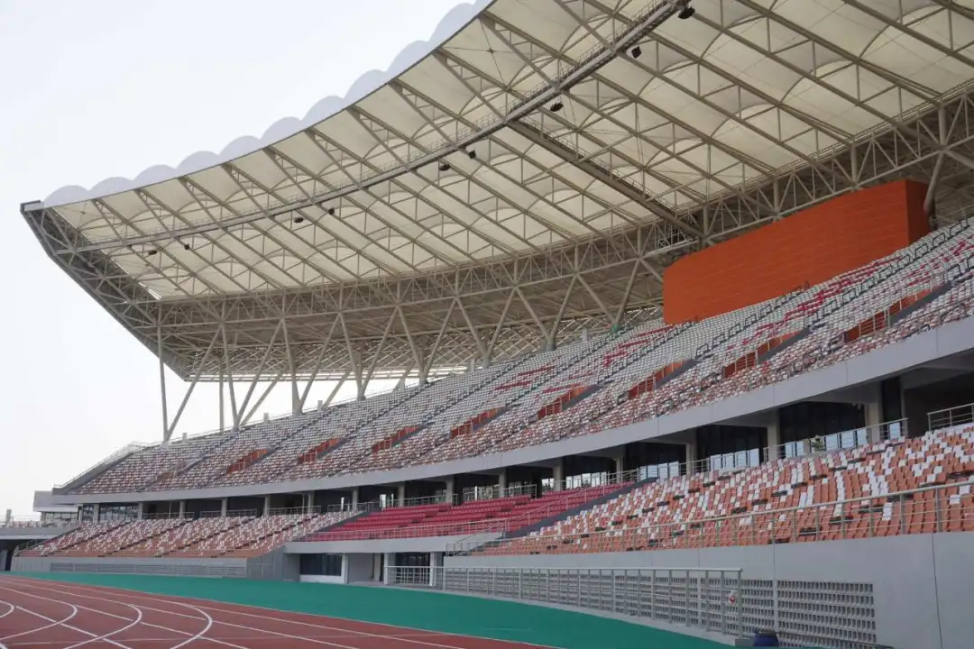 中国建筑湖北襄阳全民体育运动中心项目全面竣工2.webp