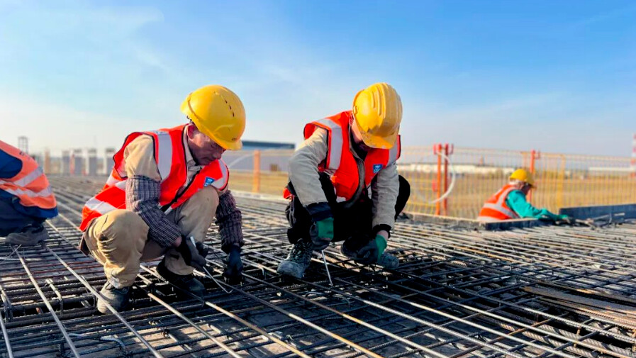 中国建筑塞尔维亚鲁马市机械设备制造基地提前通过竣工验收2(1).jpg