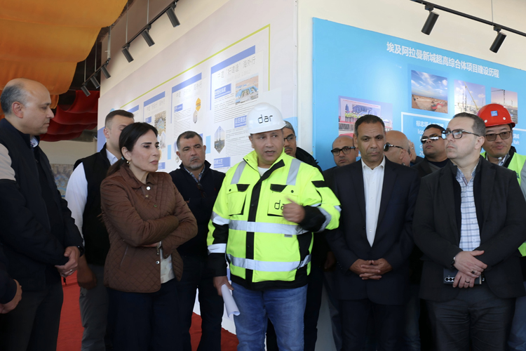 埃及住房部部长视察阿拉曼新城项目及湖心岛项目-2.jpg 埃及住房部部长视察阿拉曼新城项目及湖心岛项目-2.jpg