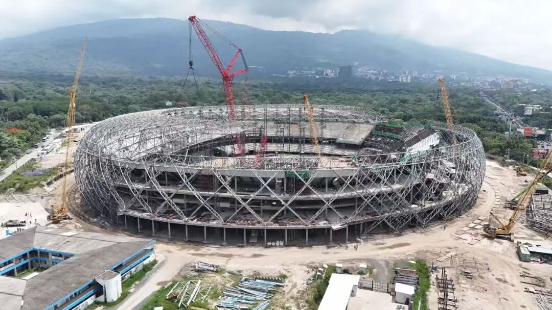 中国建筑承建的援萨尔瓦多国家体育场项目通过首次中期验收(1).jpg